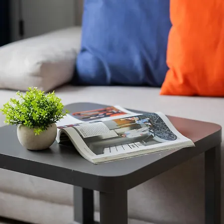 아파트 Stylish & Comfortable In Center By Renters *