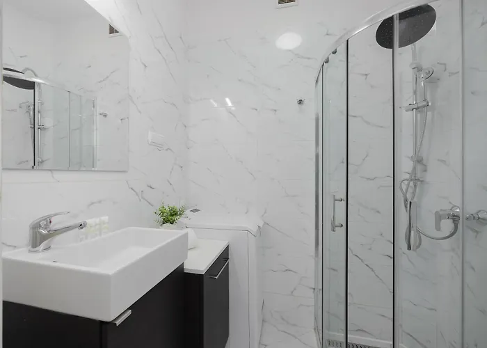 Stylish & Comfortable In Center By Renters *