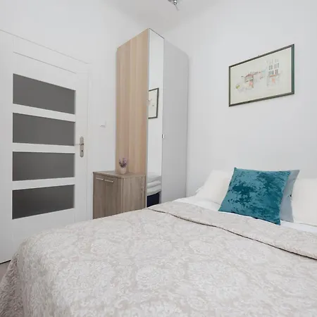 Stylish & Comfortable In Center By Renters