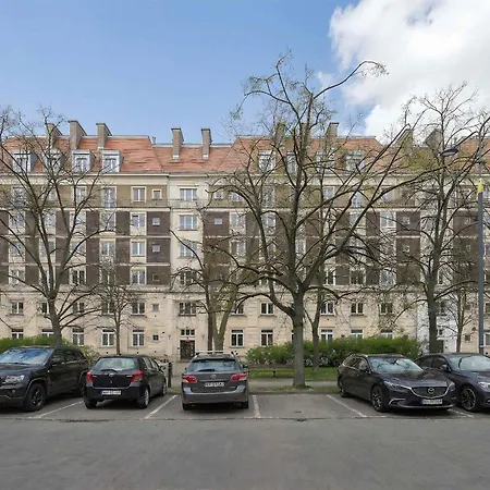 Stylish & Comfortable In Center By Renters Warschau